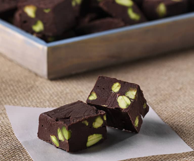 Fudge de chocolate y pistachos