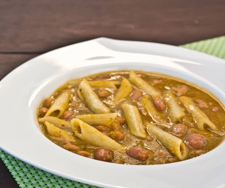 Pasta con frijoles