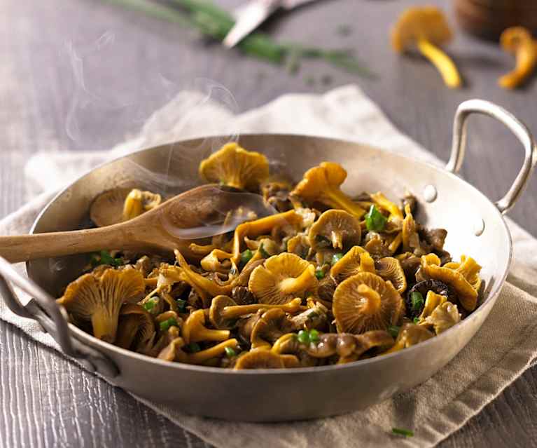 Fricassée de chanterelles, sauce ciboulette