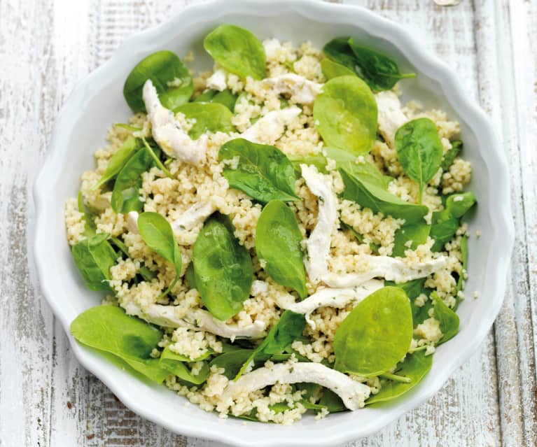 Salada de bulgur com frango e espinafres