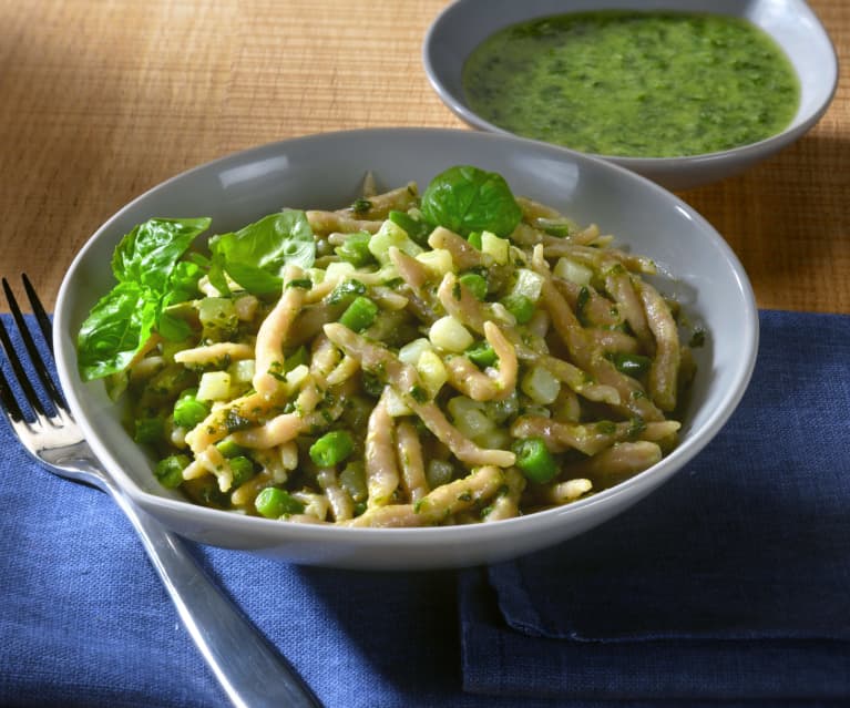 Trofie alle castagne con pesto, patate e fagiolini