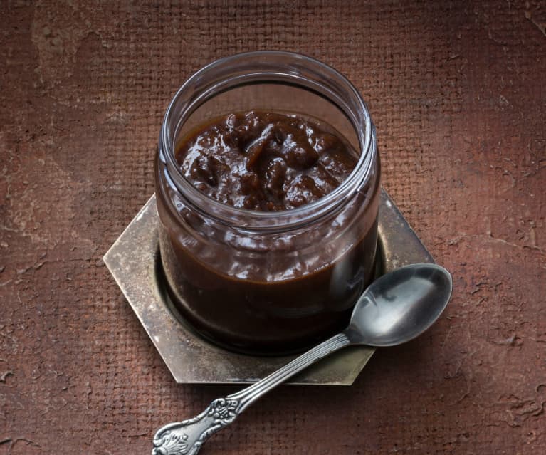 Date and tamarind chutney