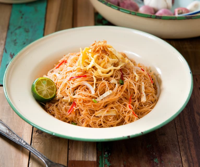Mee Siam (Spicy Siamese Noodles)