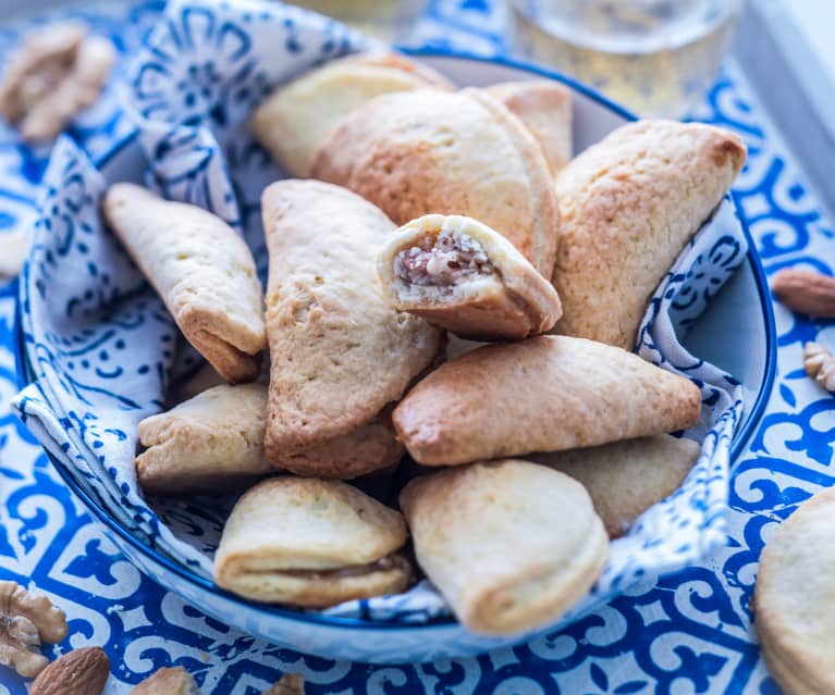 Brutti e buoni ( biscuits italiens amandes et noisettes ) : Recette de  Brutti e buoni ( biscuits italiens amandes et noisettes )