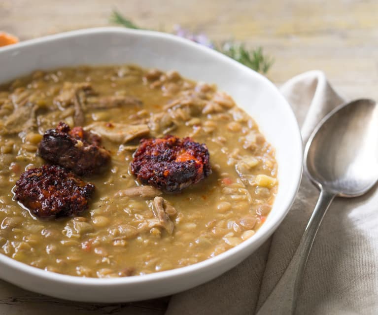 Lentejas con boletus y morcilla a la plancha