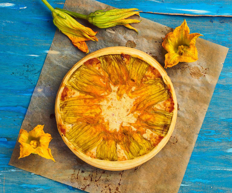 Crostata con fiori di zucca