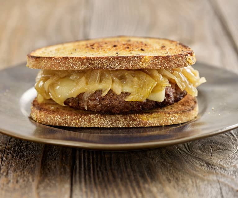 Patty Melt Hamburguesa Con Cebolla Caramelizada En Pan De Centeno Cookidoo Das Offizielle Thermomix Rezept Portal