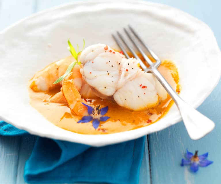 Poisson blanc à la vapeur avec sauce armoricaine - Recette