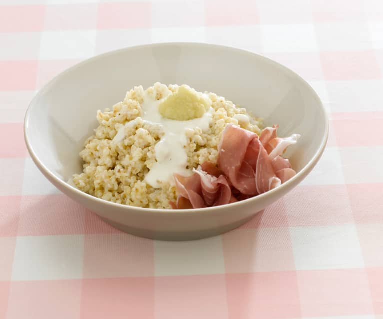 Grano con crema di cavolfiore e prosciutto