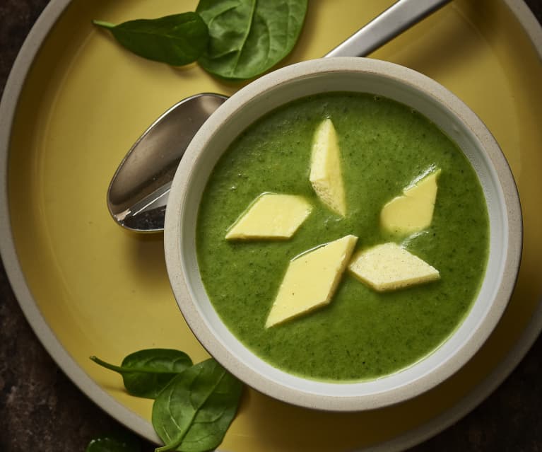 Sopa de espinacas y patata con flan salado