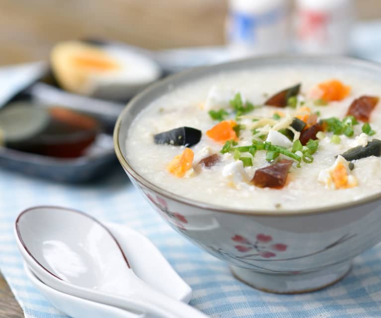 Chicken porridge with century egg