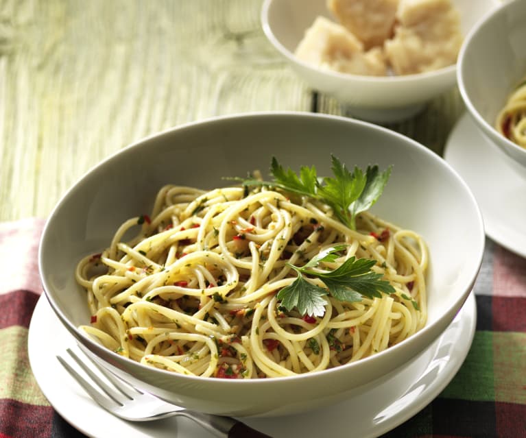 Spaghetti mit Knoblauch, Olivenöl und Chili - Cookidoo® – das ...