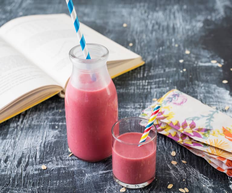 Smoothie με βατόμουρα και βρώμη