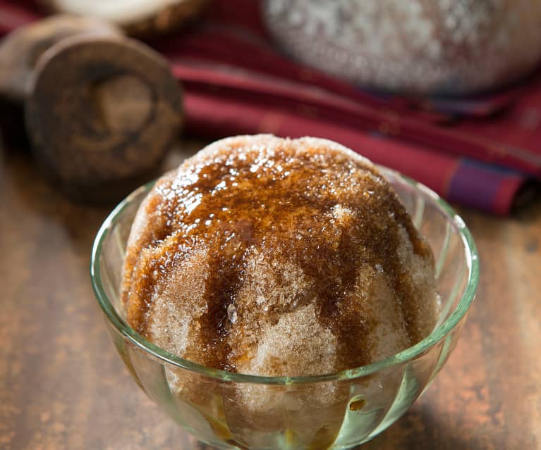 Ais kepal gula melaka (shaved ice with palm sugar syrup)