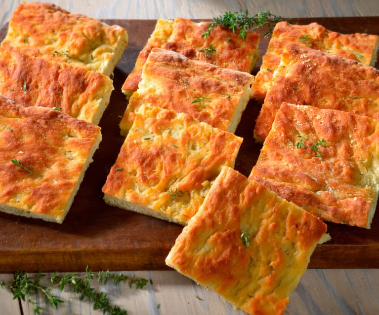 Focaccia au thym et huile d'olive