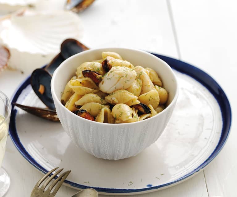 Conchas com marisco e tapenade