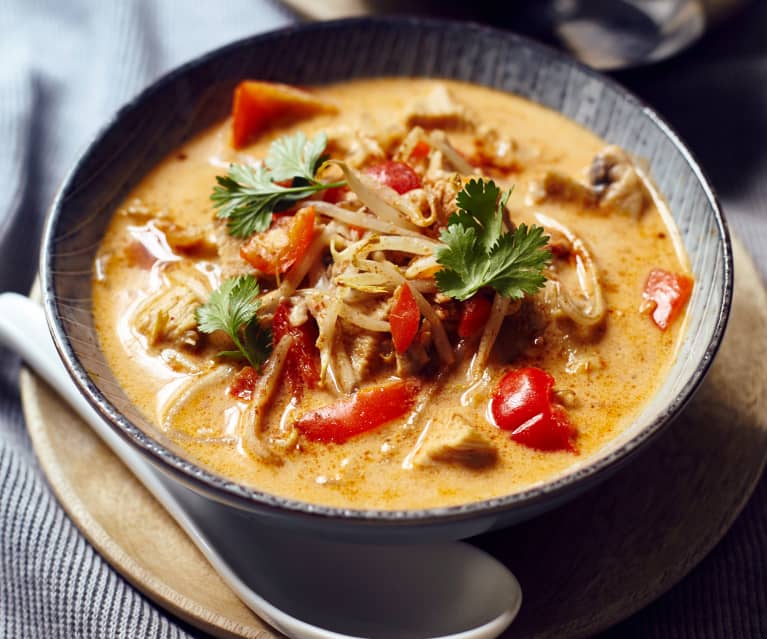 Soupe de boeuf Thaï au curry rouge