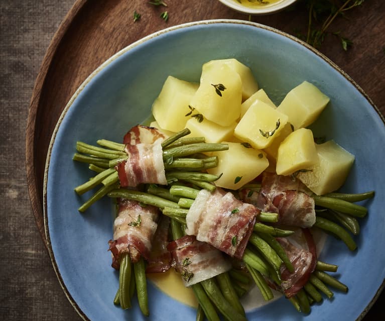 Fagots de haricots verts, pommes de terre vapeur et beurre au thym