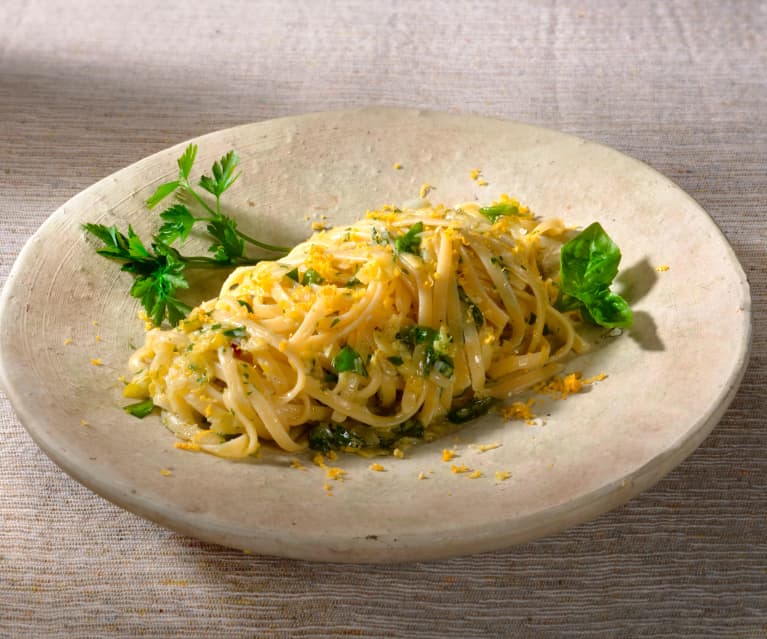 Linguine al pesto agrumato alle erbe - Cookidoo® – the official