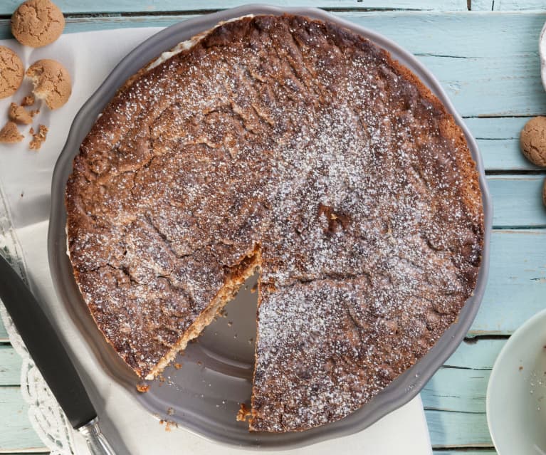 Torta all'amaretto con crema