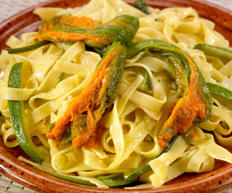 Pasta fresca ai fiori di zucchina