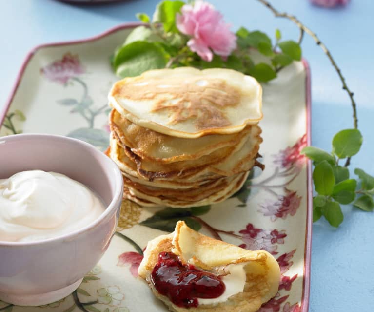 Püfferchen mit Beeren und Crème fraîche