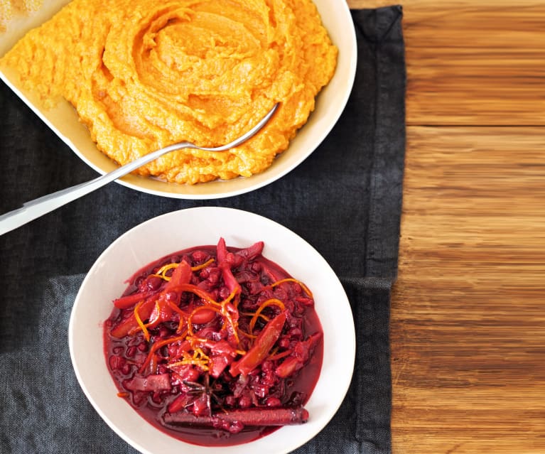 Purée de patates douces au gingembre, sauce airelles-dattes