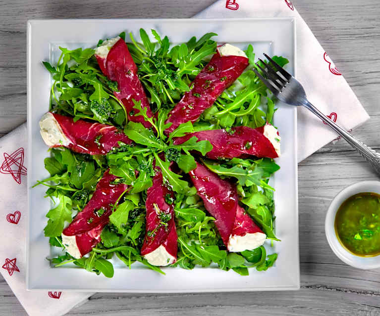 Coni di bresaola e caprino con salsa di rucola