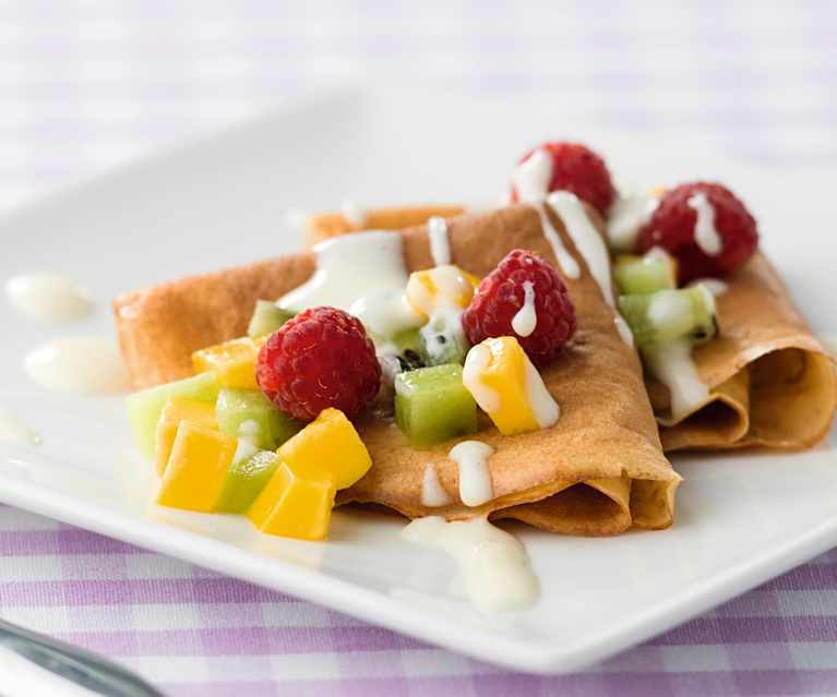 Crepes com fruta e creme de baunilha