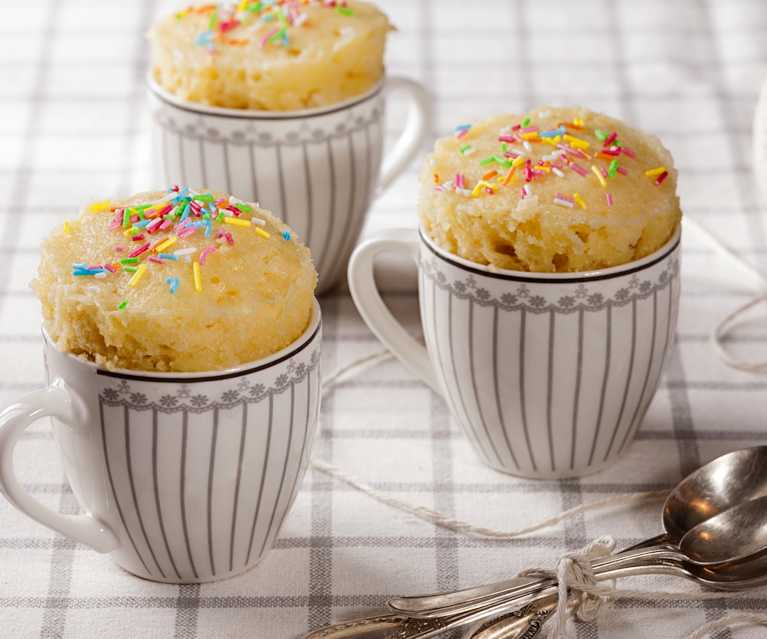 Mug cake s bílou čokoládou