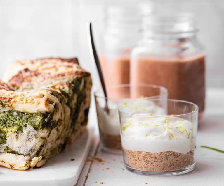 Meal Prep - Epinards | Pull-apart bread aux épinards et skyr, smoothie aux fruits et mini cheesecakes en bocaux