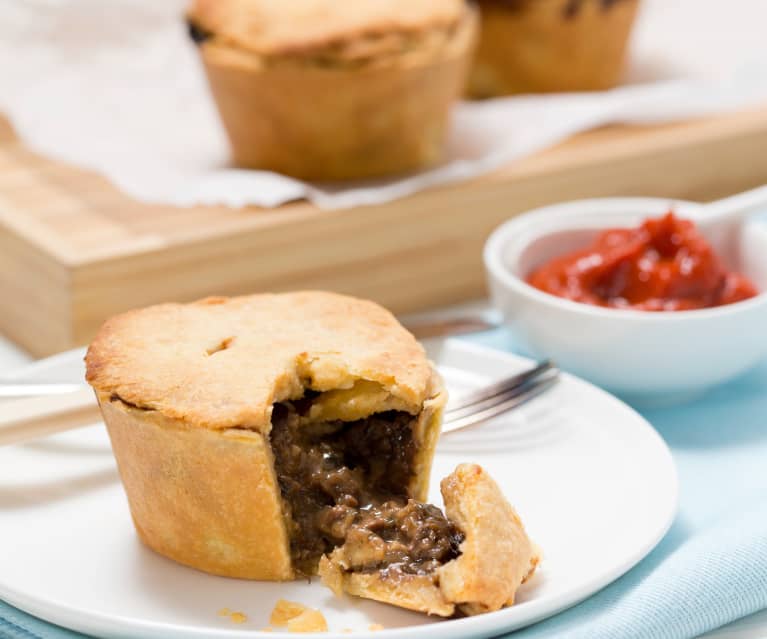 Mini Minced Beef Pies with Steamed Vegetables - Cookidoo® – the