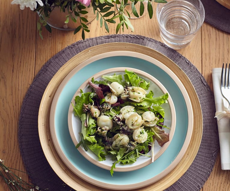 Insalata di seppioline con frutta secca