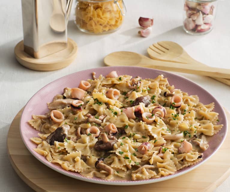 Pasta con chipirones y setas al ajillo - Cookidoo® – the official  Thermomix® recipe platform