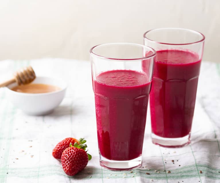 Smoothie de remolacha y fresas con semillas