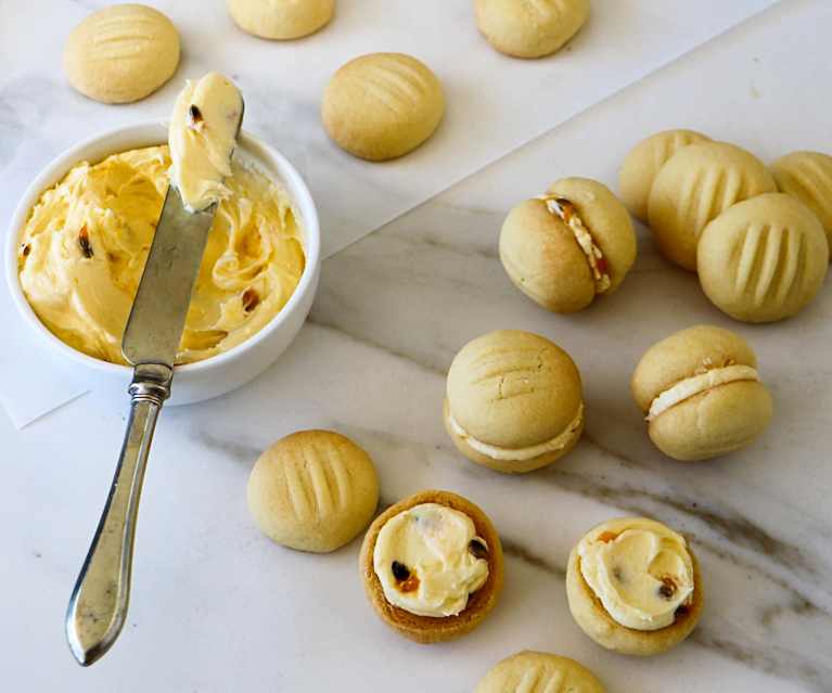 Melting moments with passionfruit cream