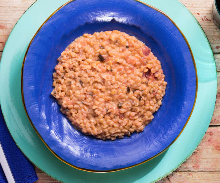 Orzotto rosa alla barbabietola