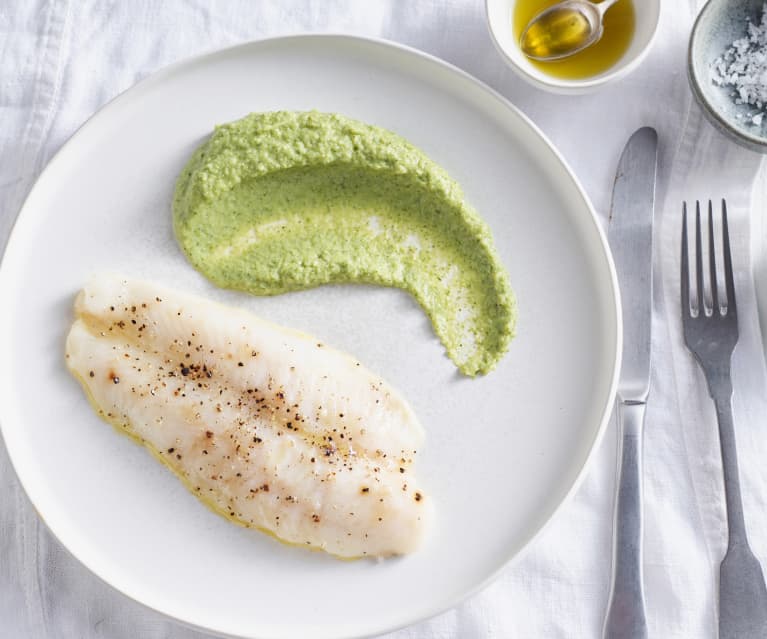 Filet de truite vapeur et purée de brocoli