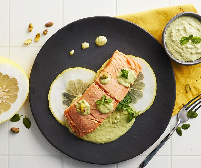 Salmone con pesto di cedro