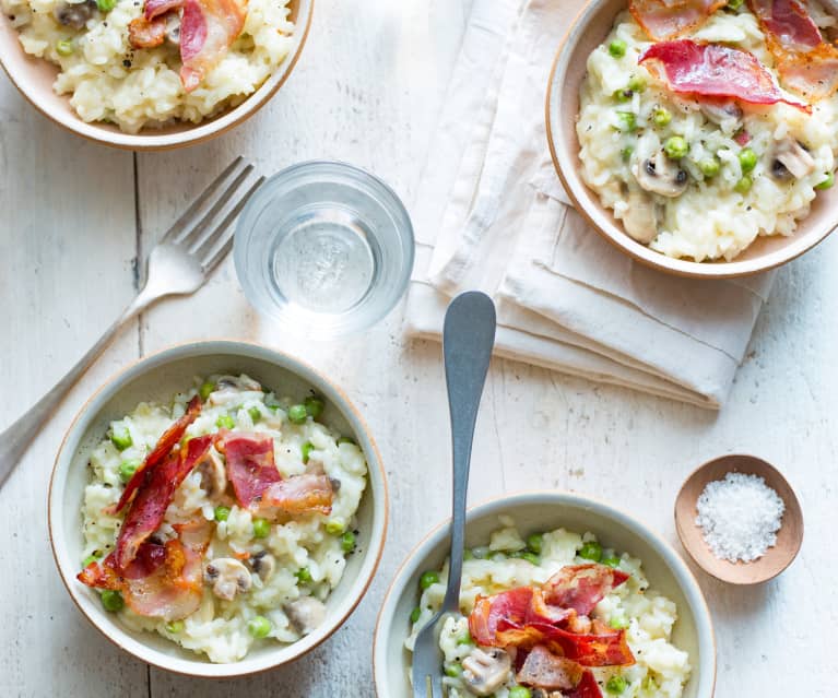 Risottos aux champignons, petits pois et pancetta