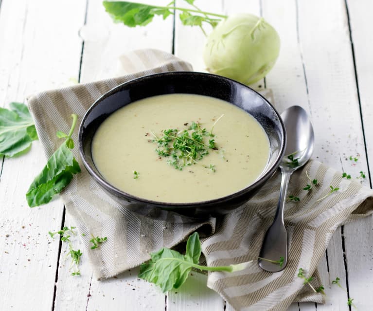 Kohlrabicremesuppe mit Kresse