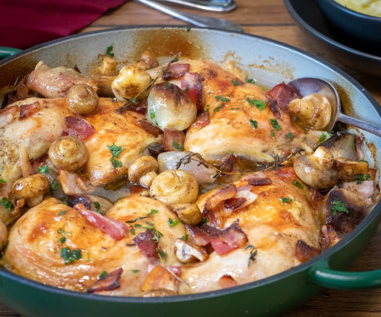 Coq au vin blanc with mashed potato