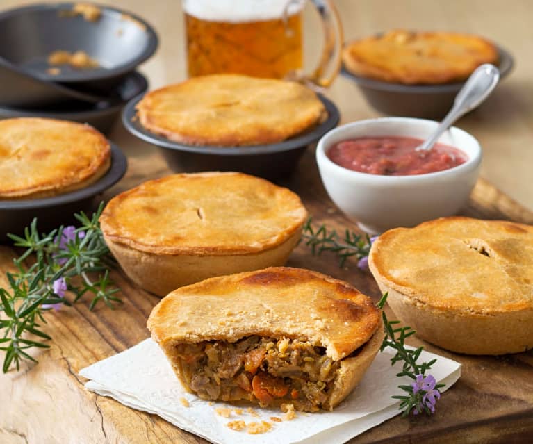 Roast beef and rhubarb chutney pies