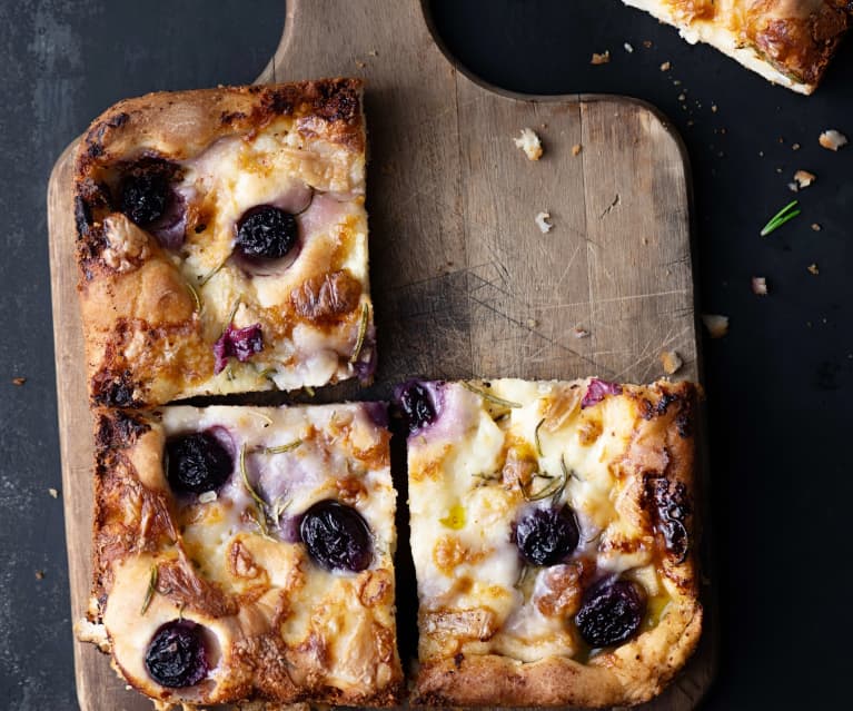 Focaccia uva e Taleggio (senza glutine)