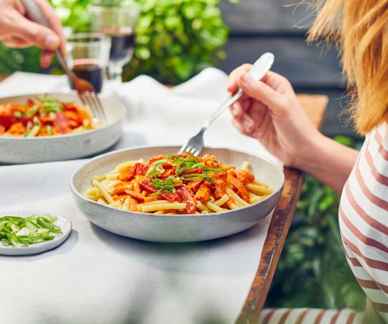 Makkaroni mit Paprika-Frischkäse-Sauce