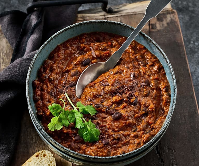 Schwarze-Bohnen-Chili mit Schokolade