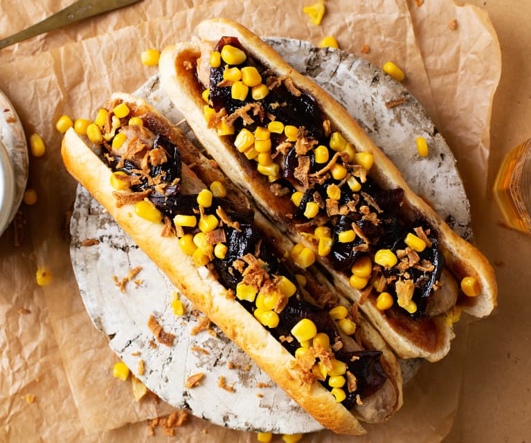 Hot dog con salchicha de carne y cebolla caramelizada - Cookidoo® – la  plataforma de recetas oficial de Thermomix®