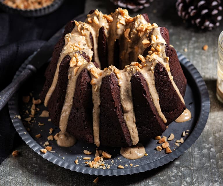 Bundt cake de chocolate y mantequilla de cacahuete