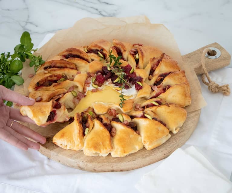 Festive camembert wreath