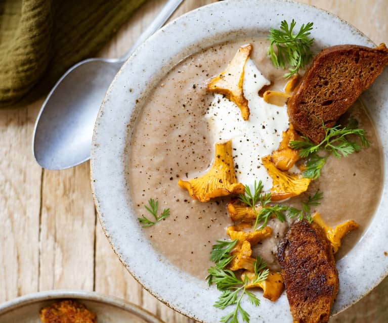 Soupe châtaignes-champignons, croûtons de pain d’épice